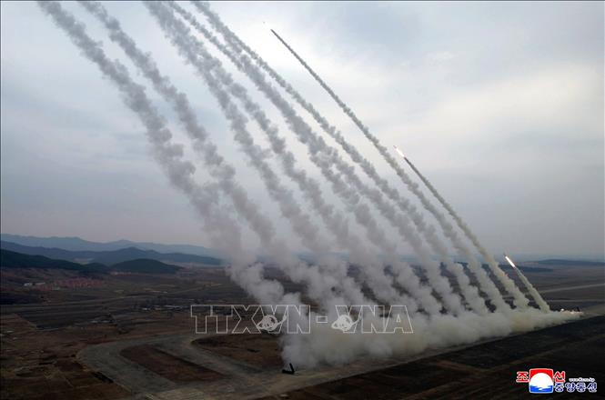 Triều Tiên diễn tập hỏa lực
